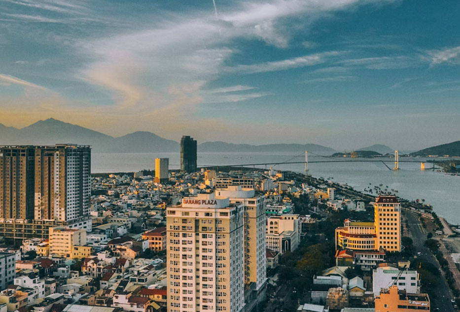 岘港